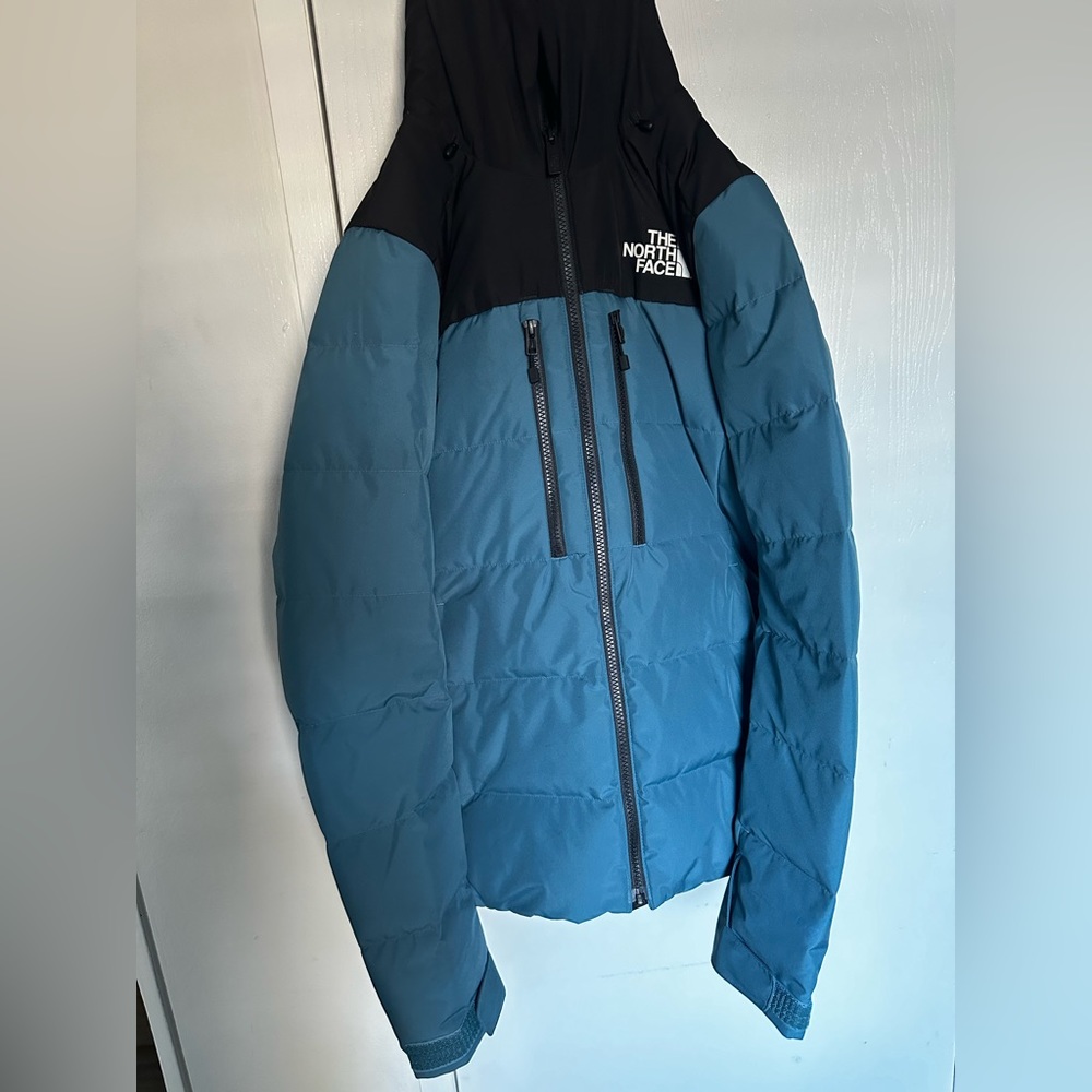 The North Face insulated hooded jacket xs